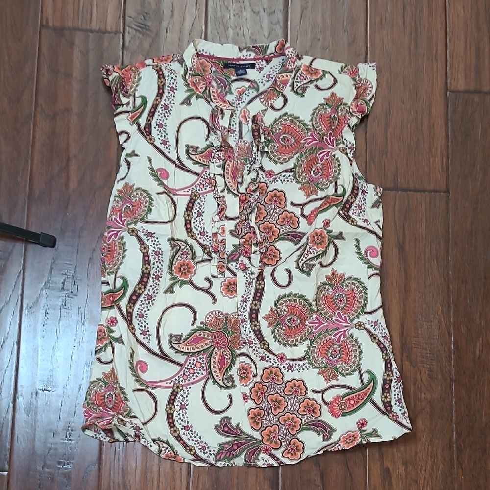 Tommy Hilfiger Sleeveless Paisley Blouse in Warm Earth Tones size Medium